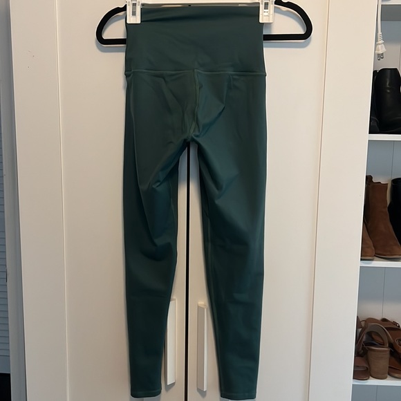 Barre3 Signature 7/8 Leggings - Picture 5 of 5